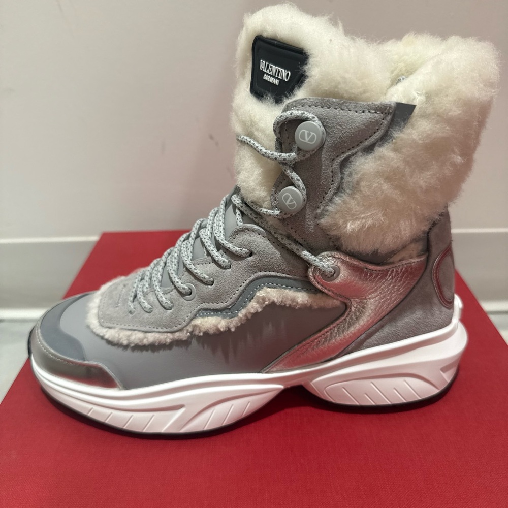 Valentino Garavani Women's Gray and Cream Winter Boots - Picture 2 of 6